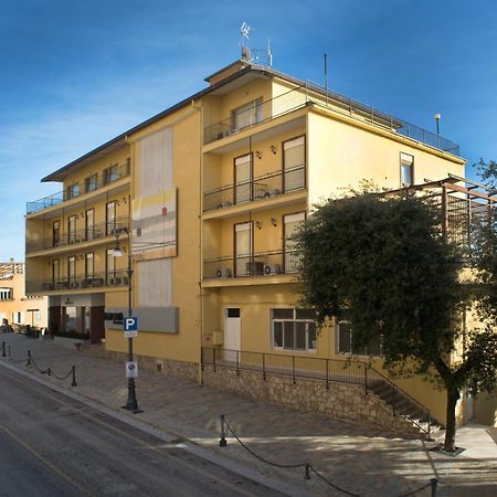 Hotel Astoria Фермо Екстер'єр фото