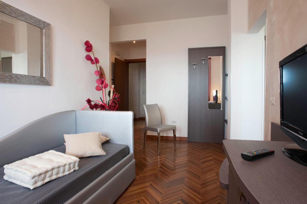 Hotel Astoria Фермо Екстер'єр фото