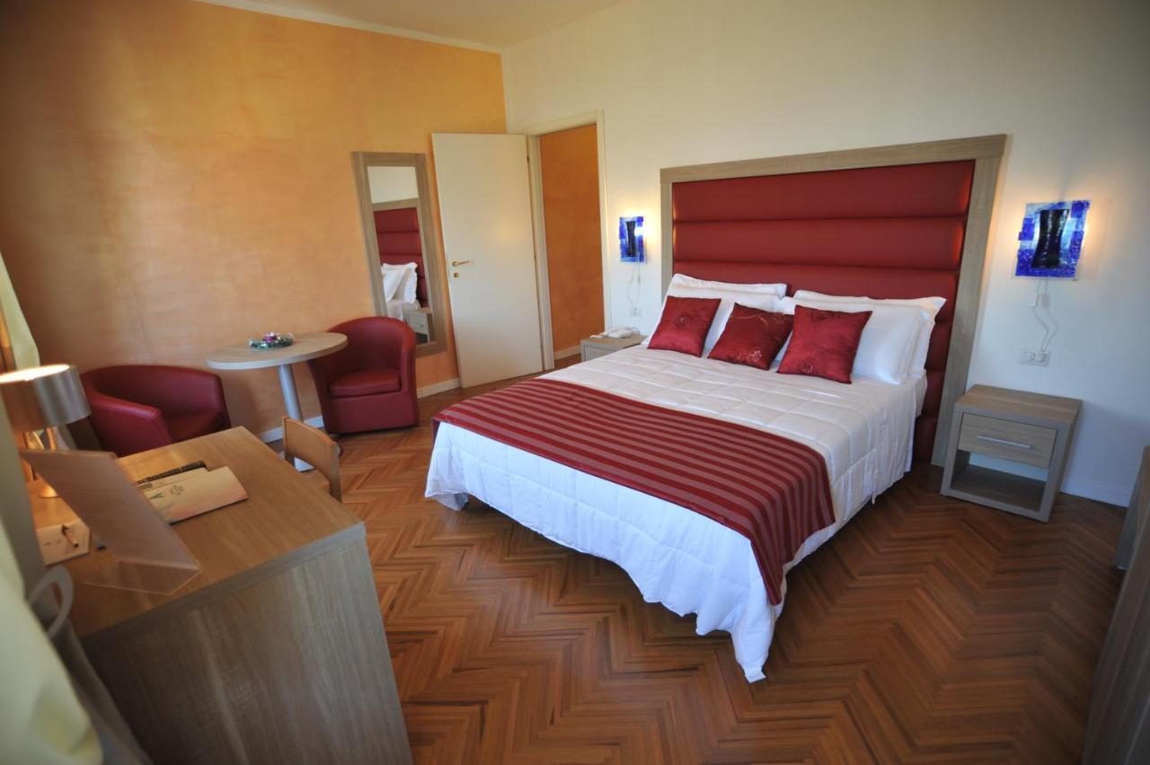 Hotel Astoria Фермо Екстер'єр фото